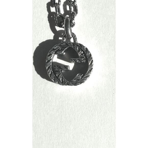 Gucci Textured Interlocking G Pendant Logo Silver Necklace w/ Gift Box NWOT - Picture 8 of 15